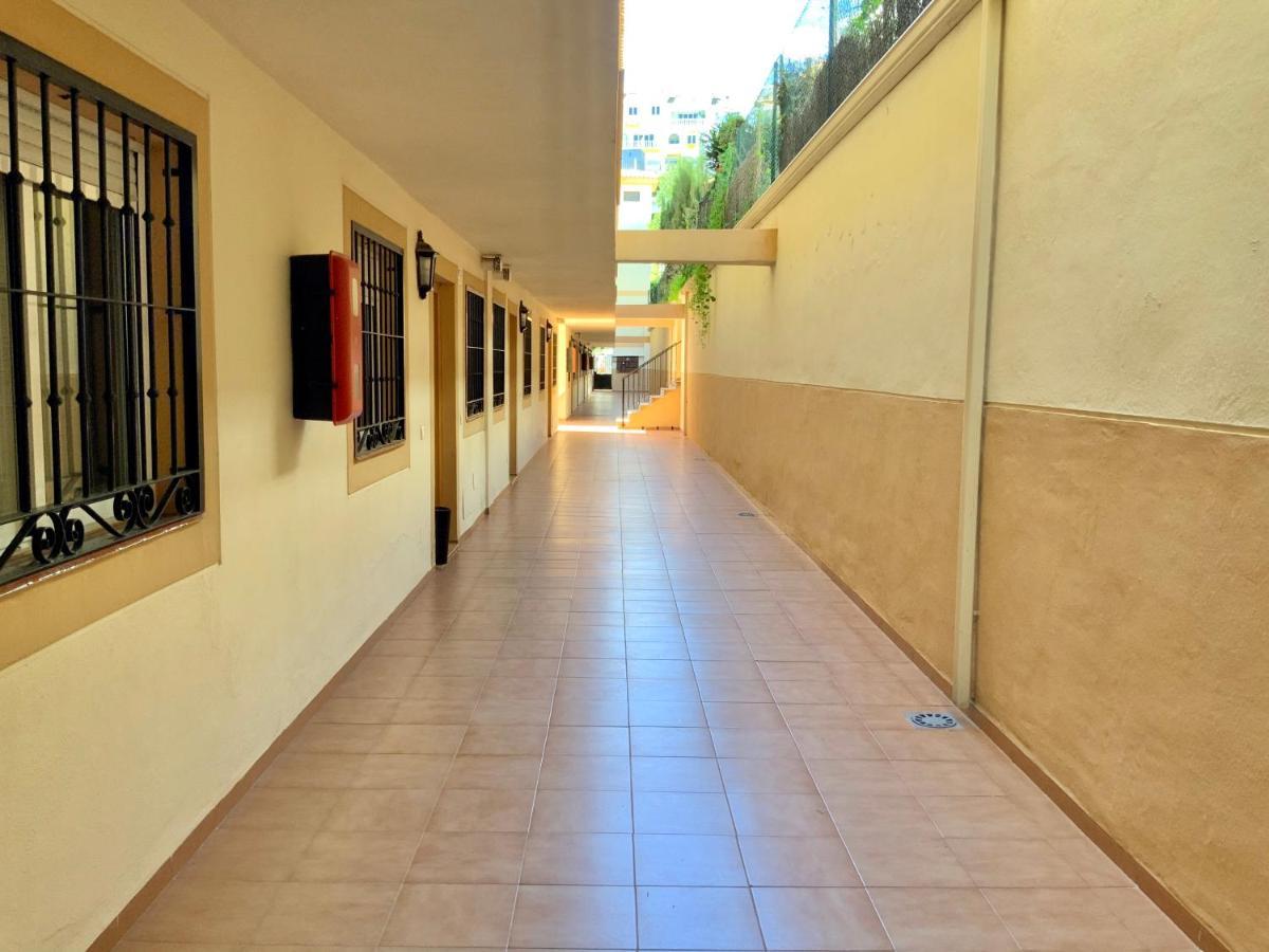Apartamento De 2 Dormitorios, Gran Terraza, Vistas Al Mar Cerca Playa Carvajal 베날마데나코스타 외부 사진