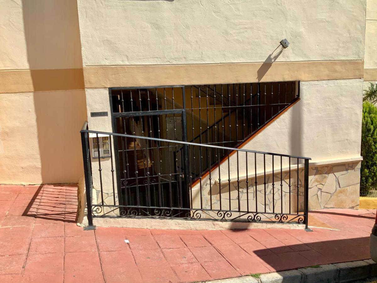Apartamento De 2 Dormitorios, Gran Terraza, Vistas Al Mar Cerca Playa Carvajal 베날마데나코스타 외부 사진